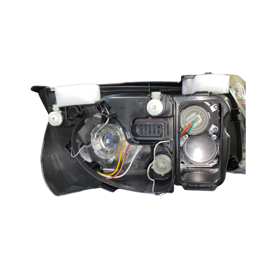 Faro Izquierdo Diforza FFNV0152 para Volkswagen Jetta A4 (1999-2007) Fondo Cromado con Cuarto Ámbar  Categoría adecuada