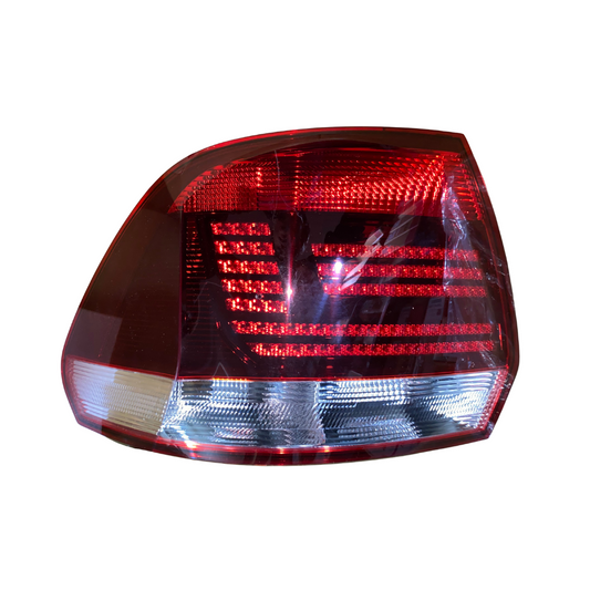 Calavera Izquierda Oscura TYC Volkswagen Vento 2020-2021-2022 Código 11-E014-A1-2B
